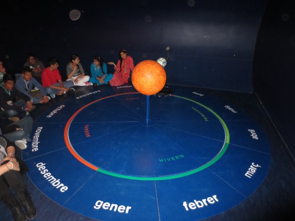 Cee Josep Pla Visita Al Planetario Del Cosmocaixa